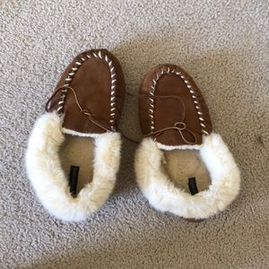 Saks fifth avenue slipper moccasins